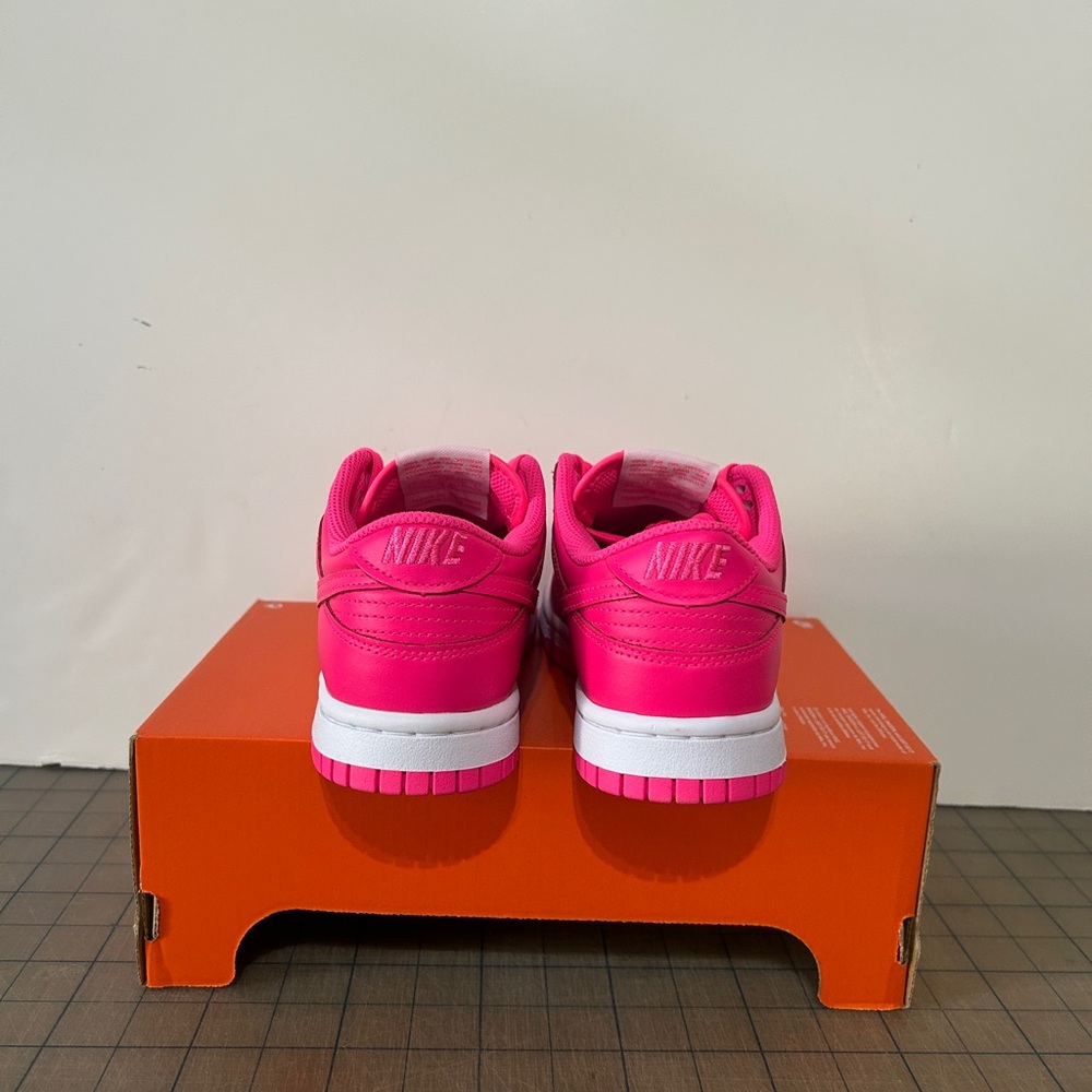 Nike Dunk Low ‘Hyper Pink’ Womens - Picture 4 of 6